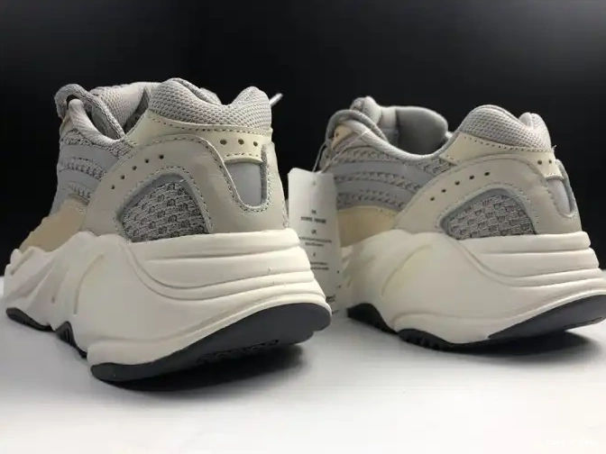 hype Cream Yeezy GY7924 V2 Adidas Boost Cream 700 0508